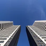 Skyline 5 Pool & Parking Free Apartament *