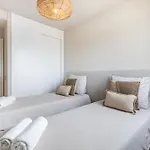 Skyline 5 Pool & Parking Free Apartament *