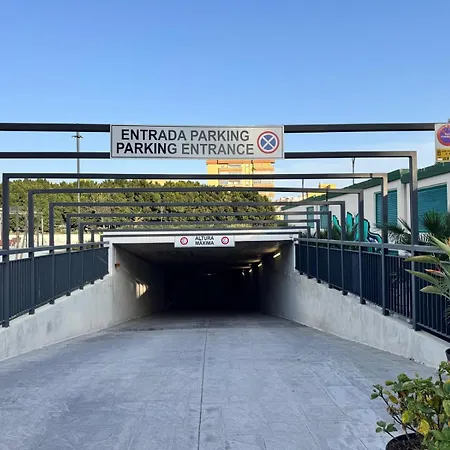 Skyline 5 Pool & Parking Free Διαμέρισμα