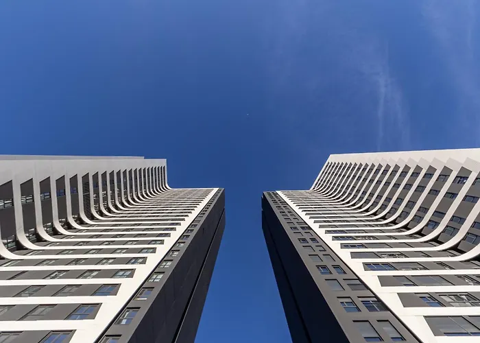 Skyline 5 Pool & Parking Free Apartamento *