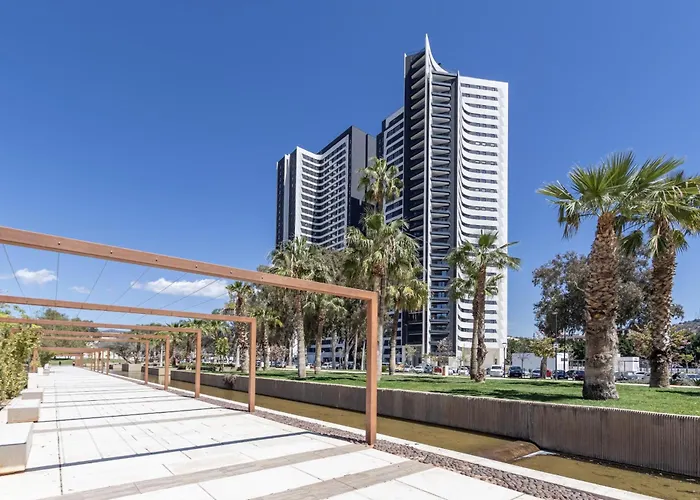 Skyline 5 Pool & Parking Free * Málaga