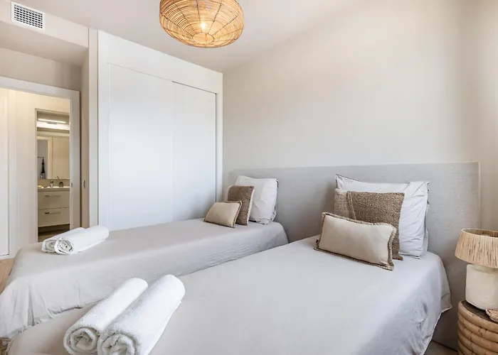 Skyline 5 Pool & Parking Free Apartamento *